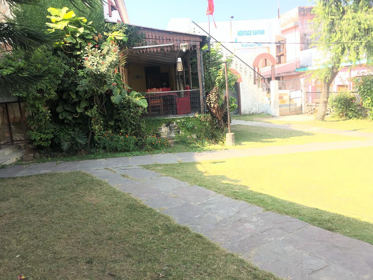 Hotel Heritage Sanyam Nahan Exterior photo